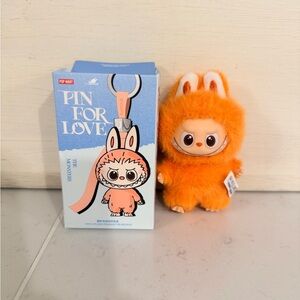 THE MONSTERS Pin for Love Series-Vinyl Plush Pendant Z